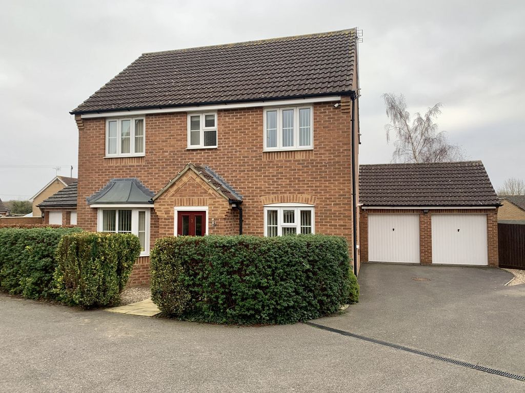 4 bed detached house for sale in Tennyson Way, Spilsby PE23, £265,000