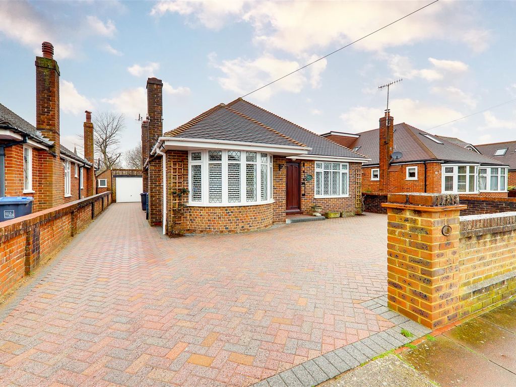3 bed detached bungalow for sale in Rectory Road, Thomas A Becket