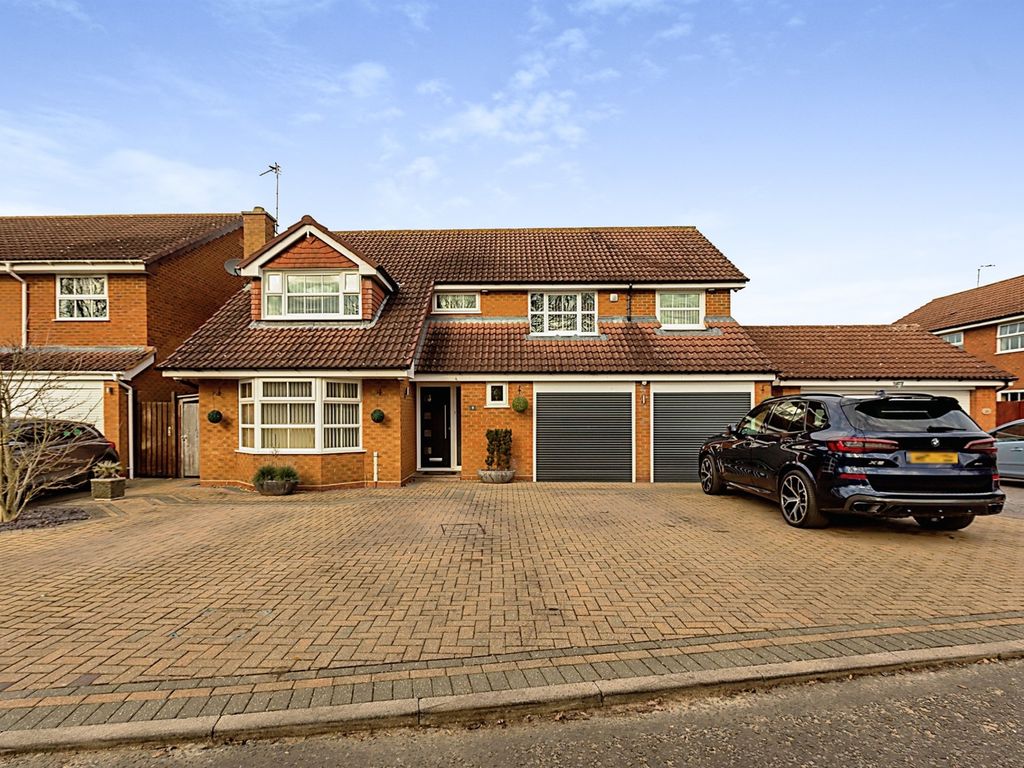 4 bed detached house for sale in Charles Close, Aylesbury HP21 Zoopla