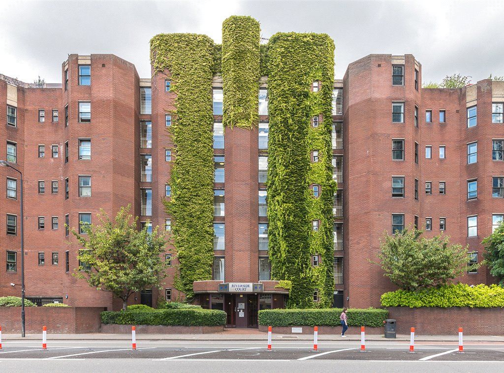 Riverside Court, 20 Nine Elms Lane SW8  