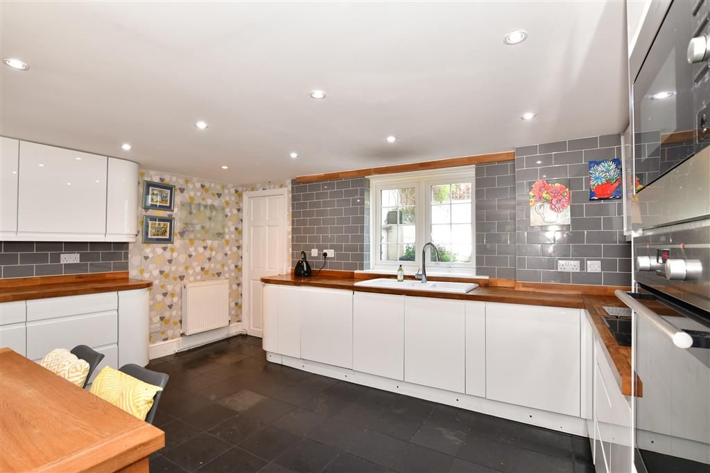 5 bed semidetached house for sale in King Edward Avenue, Dartford
