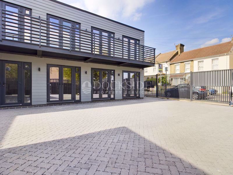 Commercial property to let in Grove Road, Strood, Rochester ME2 Zoopla