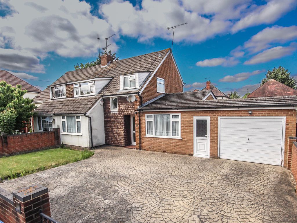 3 bed semidetached house for sale in Harrow Lane, Maidenhead SL6 Zoopla