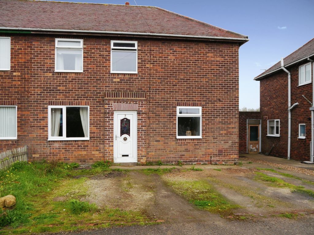 3 bed semidetached house for sale in Thorpe Avenue, Whitwell, Worksop