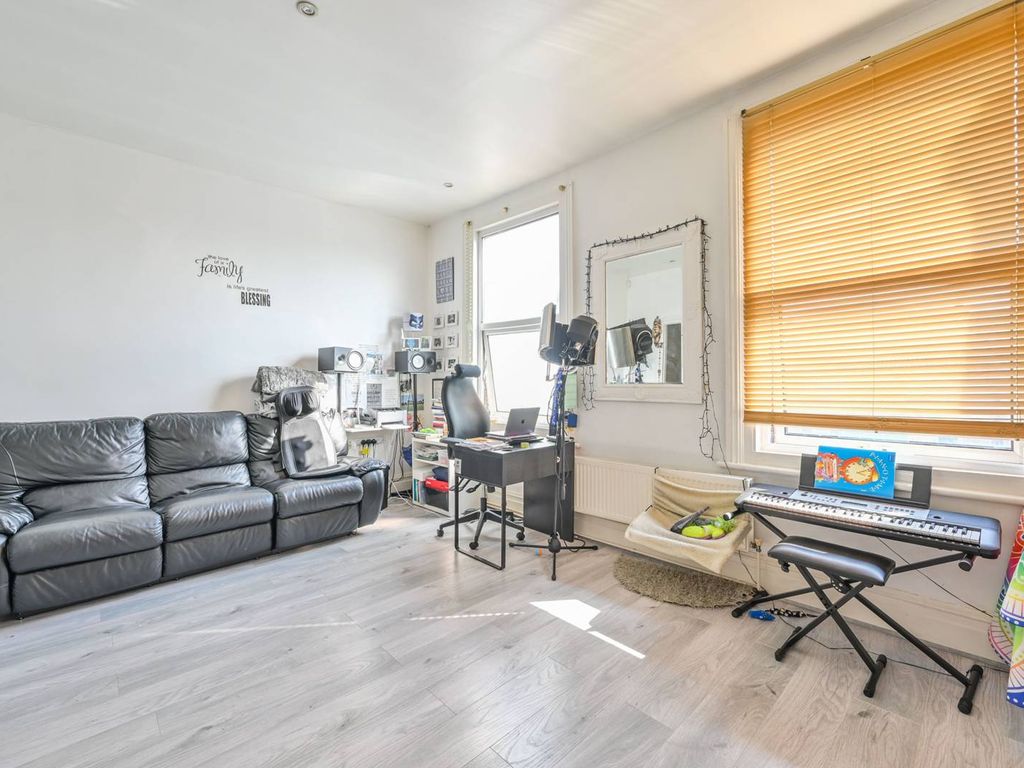 Dames Road, London, Forest Gate, London E7  