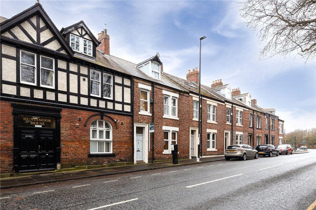 5 bed terraced house for sale in Hunters Road, Spital Tongues