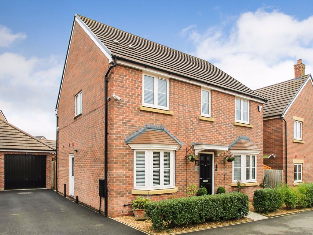 4 bed detached house for sale in Carisbrooke Road, Rushden