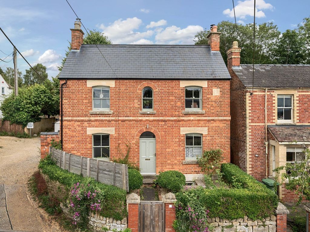 5 bed detached house for sale in Belmont Road, Stroud GL5, £725,000