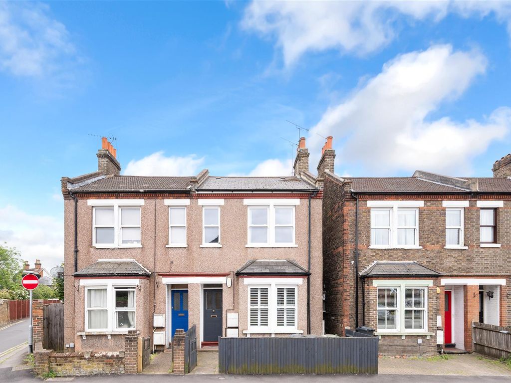2 bed flat for sale in Upper High Street, Epsom KT17, £335,000 Zoopla