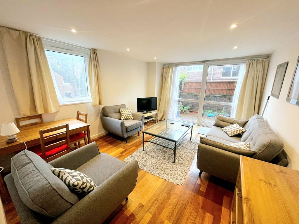 2 bed flat to rent in Partington Close, Archway N19 Zoopla