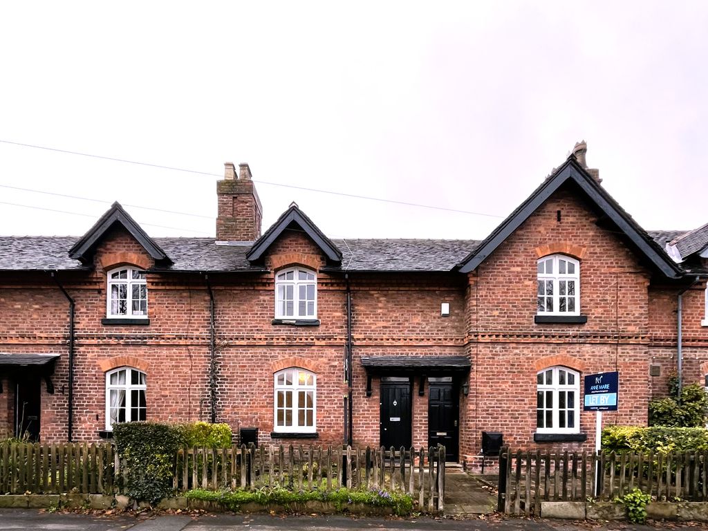 2 bed terraced house to rent in Bexton Road, Knutsford WA16, £1,200 pcm