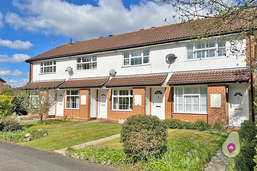 2 bed terraced house for sale in Kesteven Way, Wokingham, Berkshire