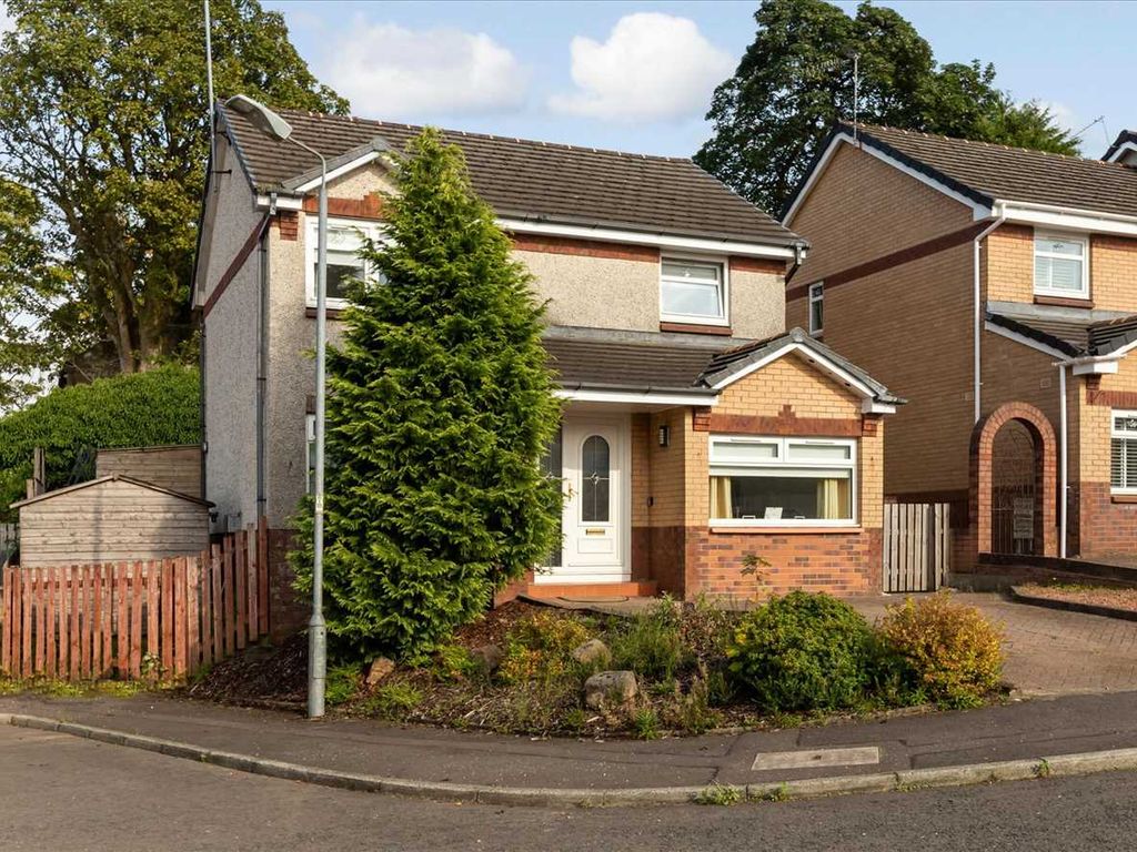 4 bed detached house for sale in Malcolm Gardens, Spring Bank Gardens