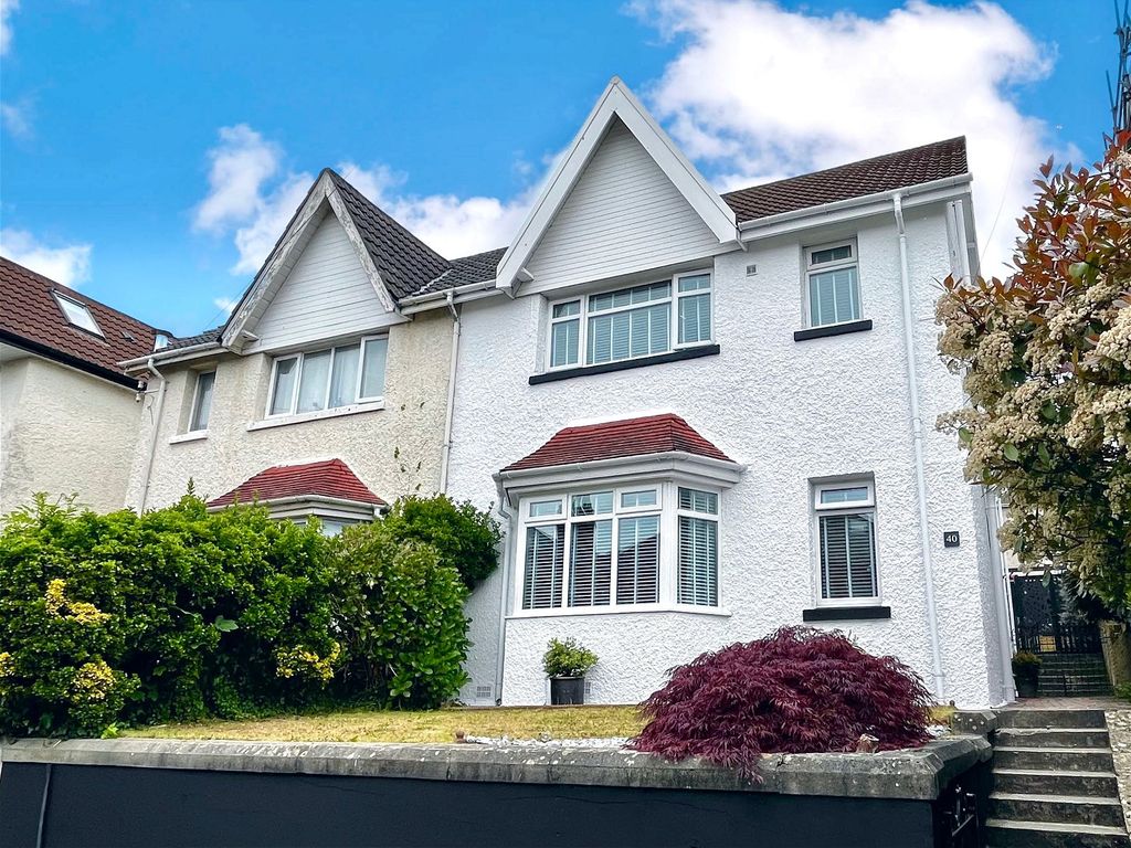 3 bed semidetached house for sale in Eversley Road, Sketty, Swansea