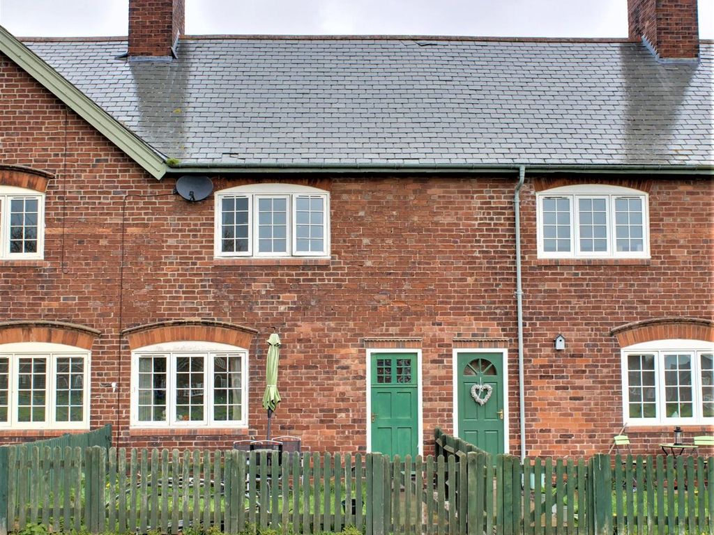 3 bed terraced house for sale in Model Village, Creswell, Worksop
