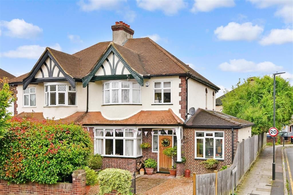 3 bed semidetached house for sale in Claremont Avenue, New Malden