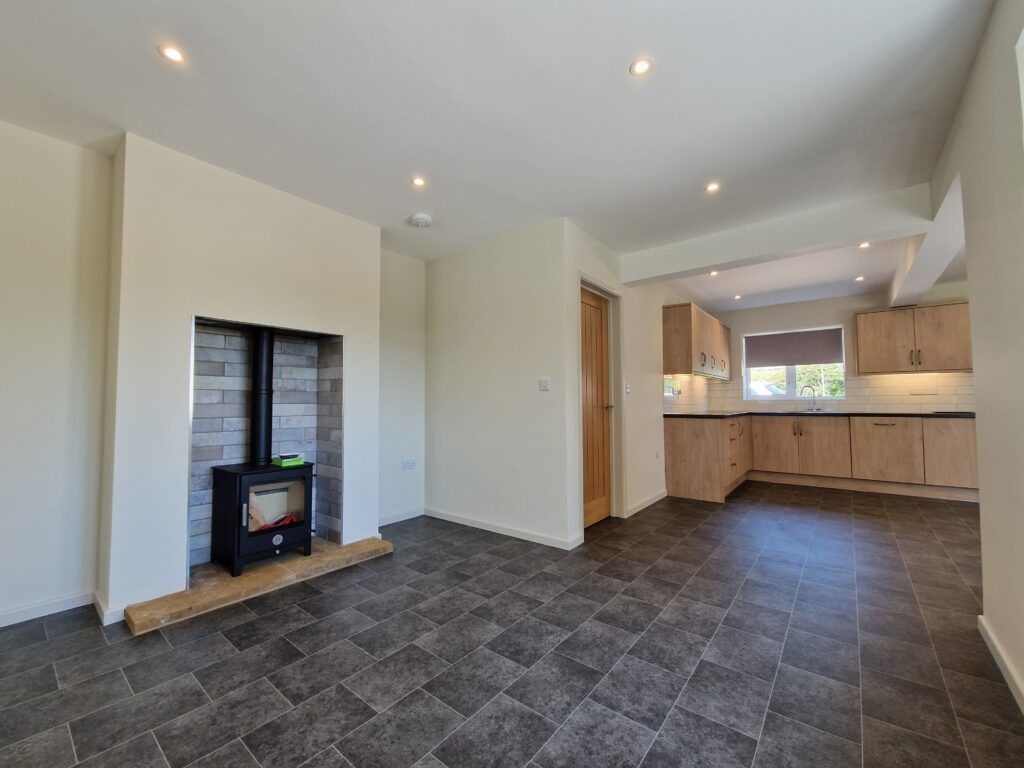 3 bed detached bungalow to rent in Claydon Hill Bungalow, Shutford Road