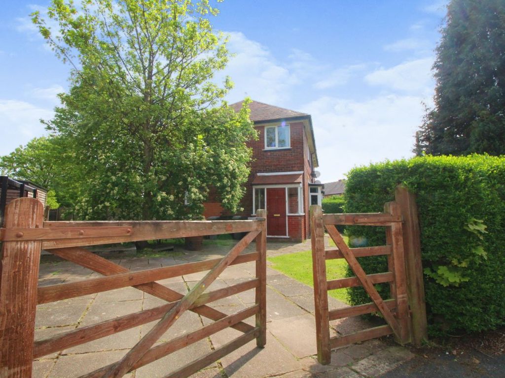 1 bed to rent in Milner Avenue, Broadheath, Altrincham