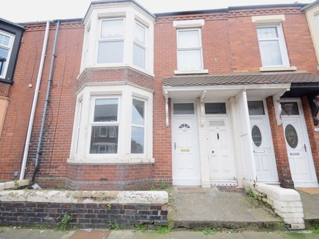 2 bed flat to rent in St. Vincent Street, South Shields NE33, £525 pcm