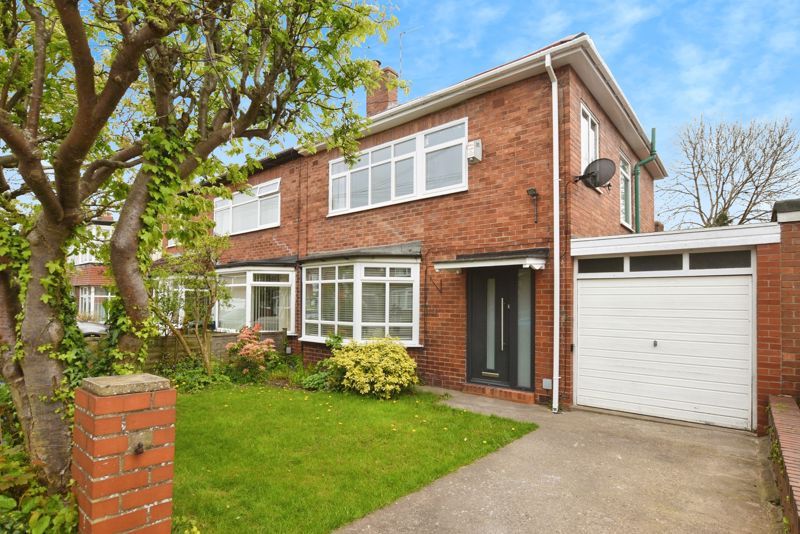 3 bed semidetached house for sale in Princes Avenue, Gosforth