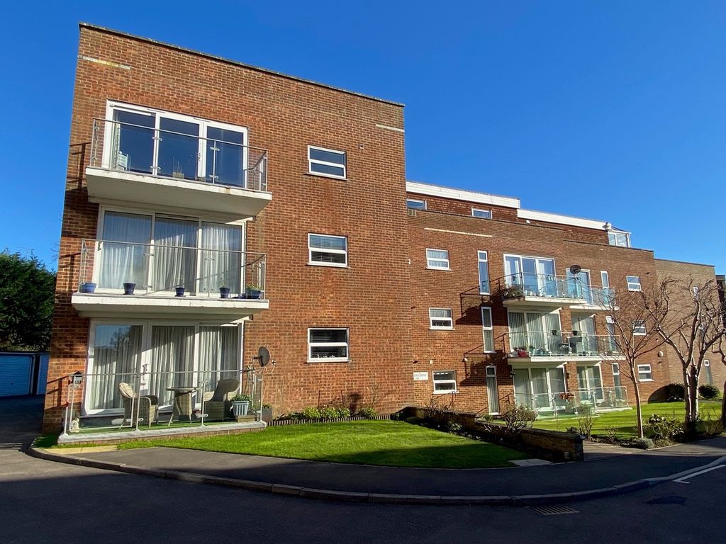 2 bed flat for sale in Cookham Dene, Buckhurst Road, Bexhill On Sea