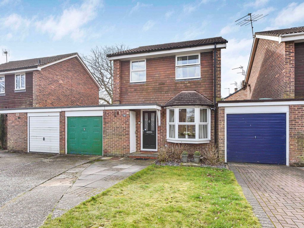 3 bed detached house for sale in Alma Road, Bordon GU35 Zoopla
