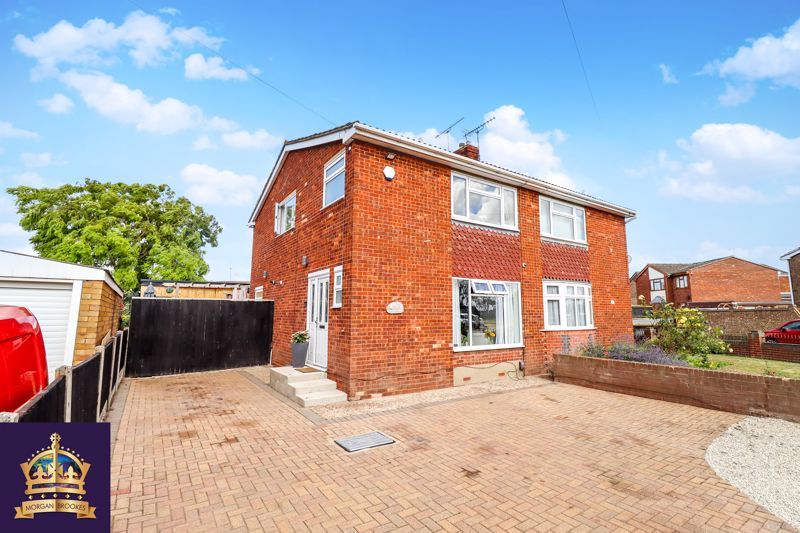 3 bed semidetached house for sale in Mayland Avenue, Canvey Island SS8