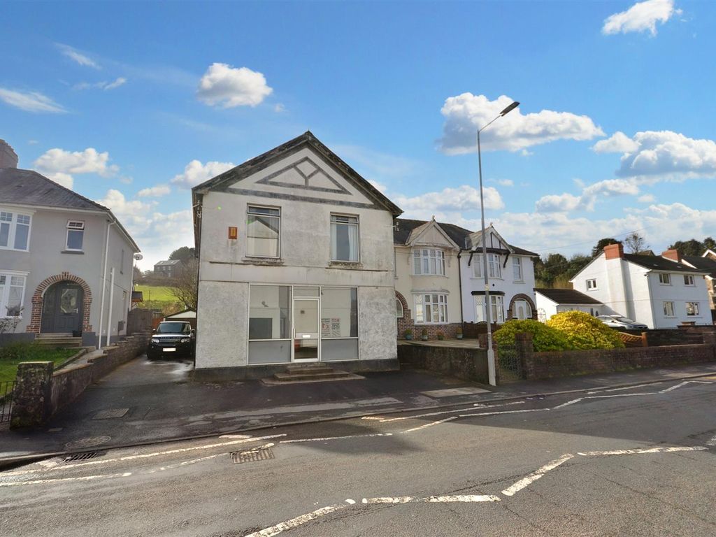 4 bed detached house for sale in Coalbrook Road, Pontyberem, Llanelli