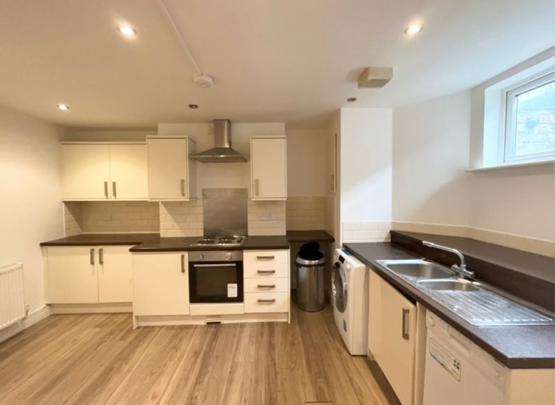 Room to rent in Ridgeway Terrace, Woodhouse, Leeds LS6, £524 pcm Zoopla