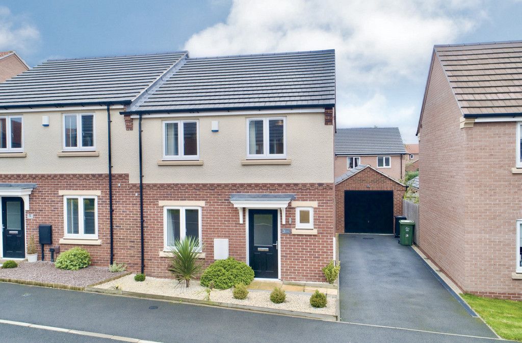 3 bed semidetached house for sale in Clover Road, Shepshed LE12, £