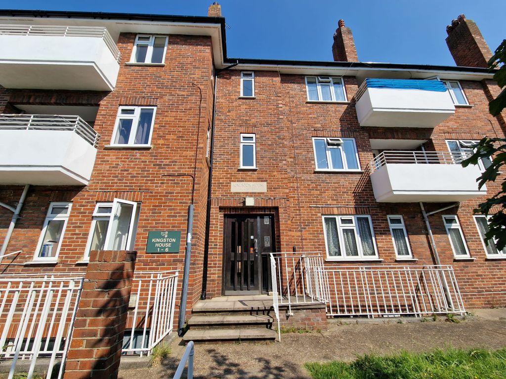 2 bed flat for sale in Surbiton Road, Kingston Upon Thames, Surrey KT1