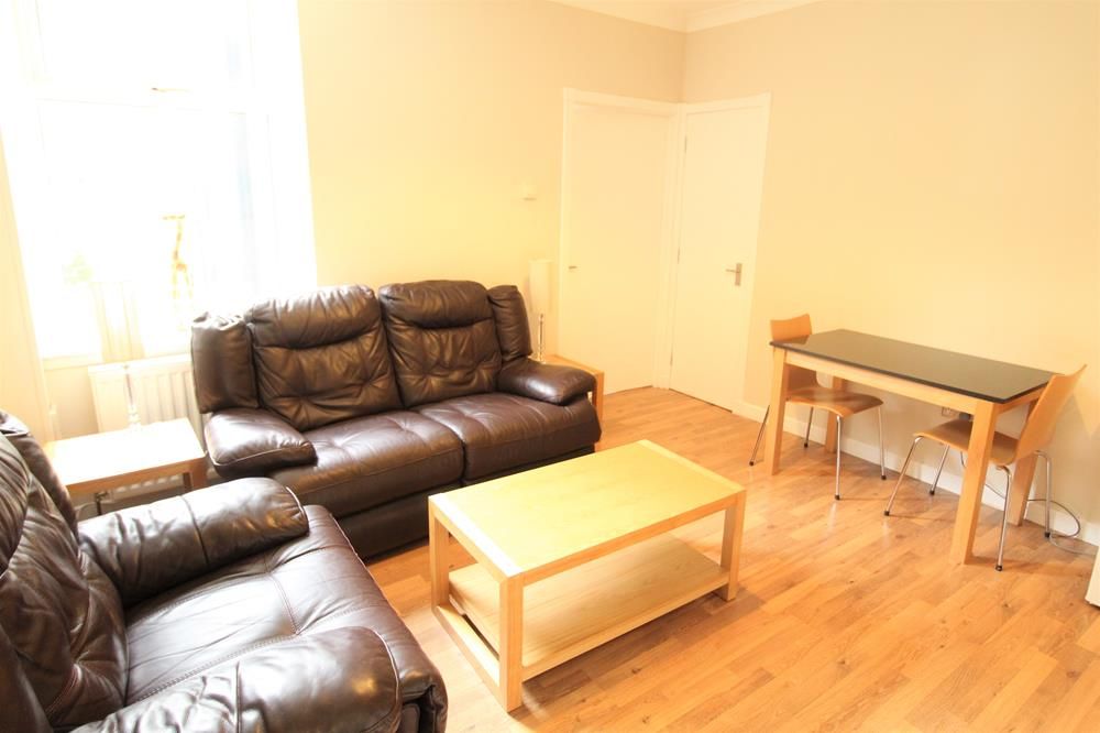 2 bed flat to rent in Union Grove, Aberdeen AB10, £725 pcm Zoopla