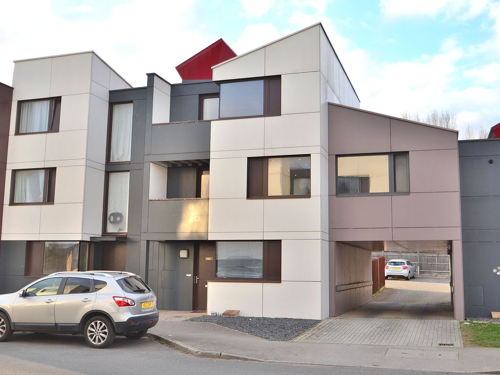 4 bed terraced house for sale in Holden Avenue, Oxley Park MK4 Zoopla