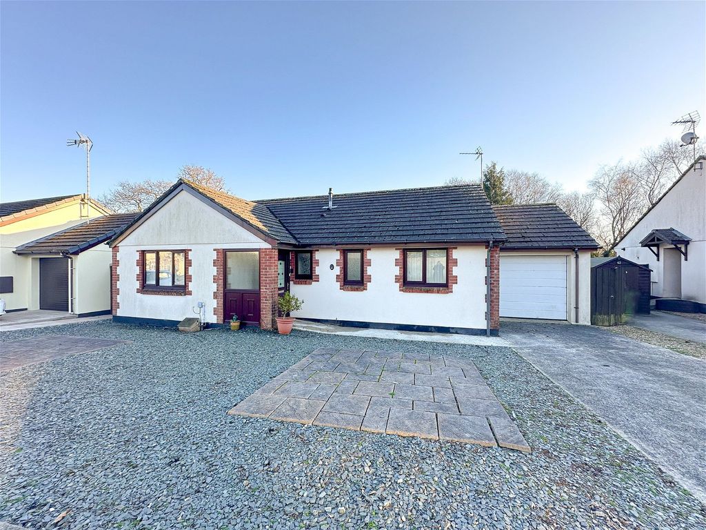 3 bed bungalow for sale in Jubilee Meadows, St Austell PL25, £325,000