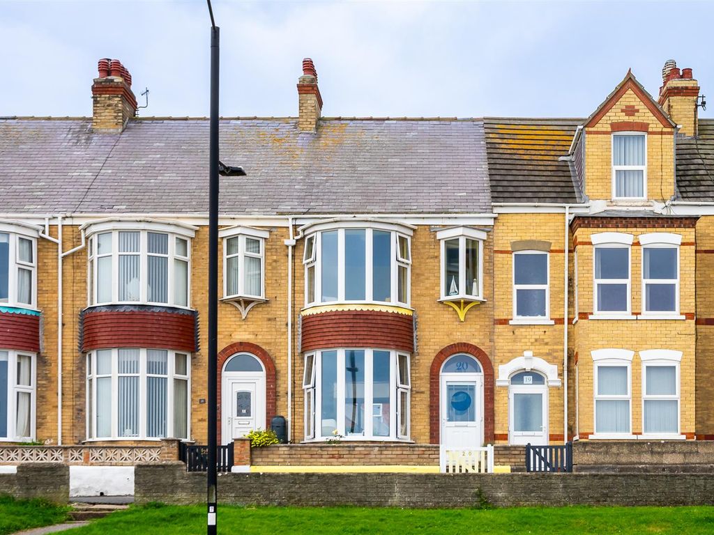 3 bed terraced house for sale in The Promenade, Withernsea HU19, £