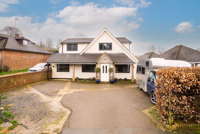 4 bed property for sale in Windmill Lane, Widmer End, High HP15