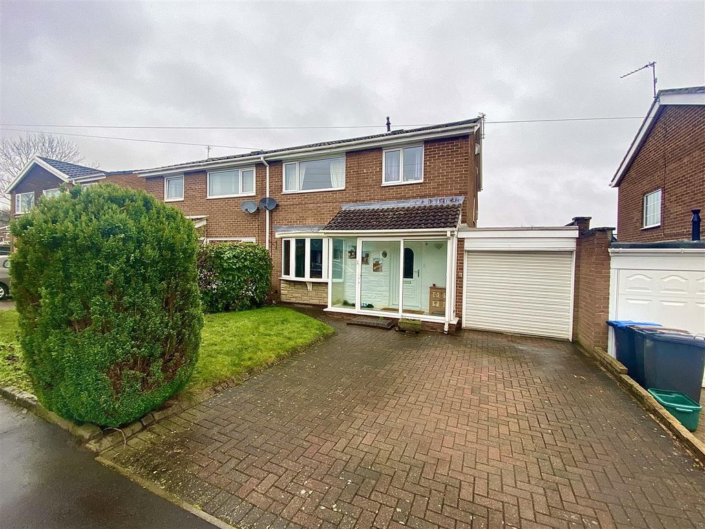 3 bed semidetached house for sale in Peterborough Road, Newton Hall