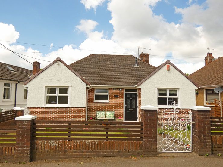 3 bed detached bungalow for sale in Summerfield Hall Lane, Maesycwmmer