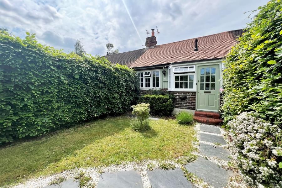 2 bed bungalow to rent in Fordwater Road, Chertsey KT16 Zoopla