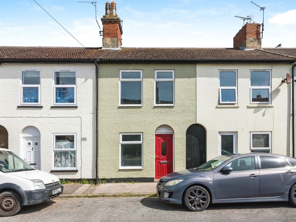 2 bed terraced house for sale in Clifton Road, Lowestoft NR33, £125,000