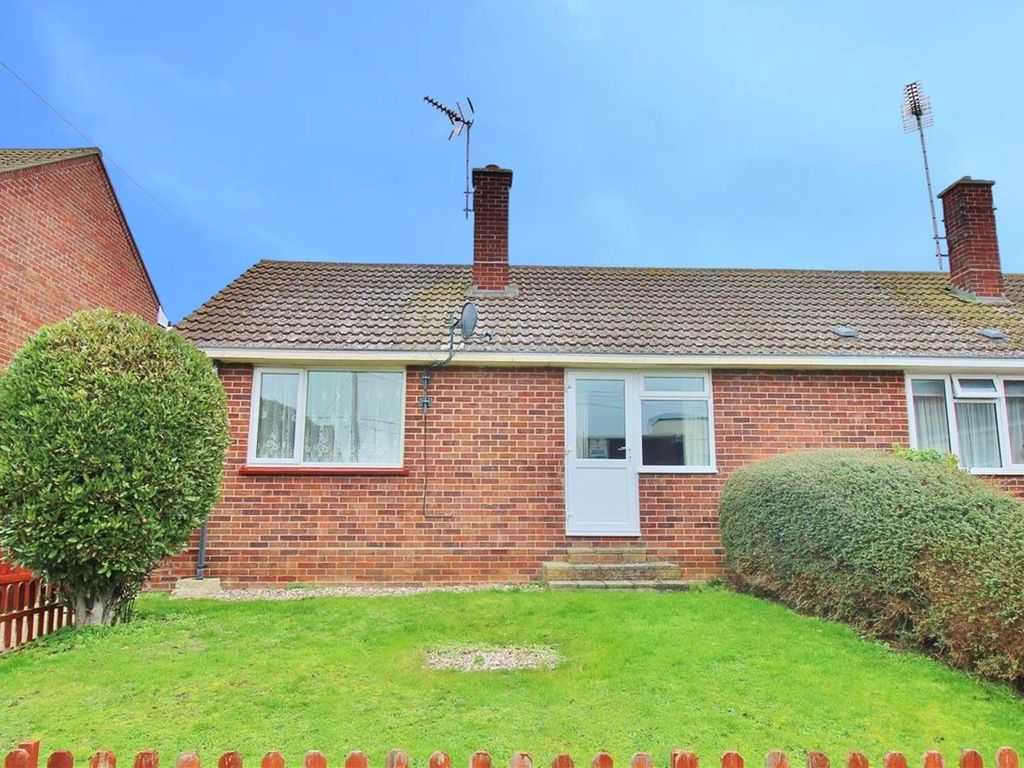 2 bed semidetached bungalow for sale in Second Avenue, Walton On The