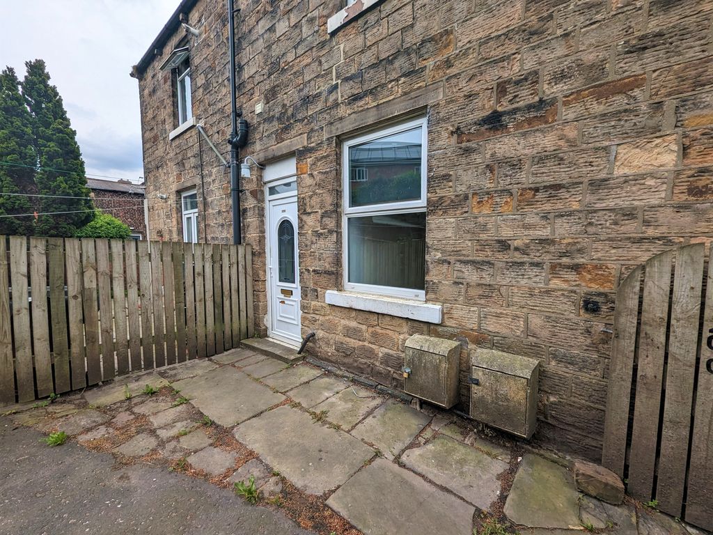 2 bed flat to rent in Huddersfield Road, Mirfield WF14 Zoopla