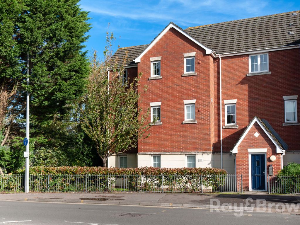 2 bed flat for sale in Caerphilly Road, Llanishen, Cardiff CF14, £
