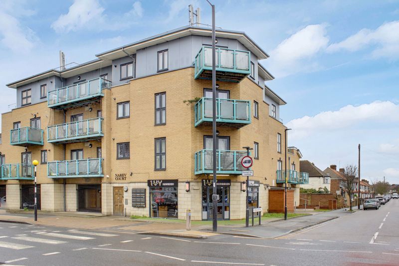 1 bed flat for sale in Cedar Avenue, Enfield EN3 Zoopla