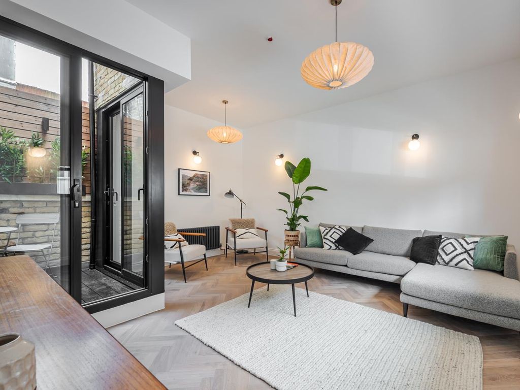 2 bed flat for sale in Lavender Hill, London SW11 Zoopla