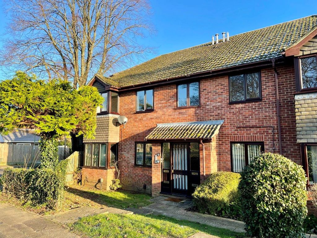 2 bed flat to rent in Pittard Road, Basingstoke RG21, £1,100 pcm Zoopla