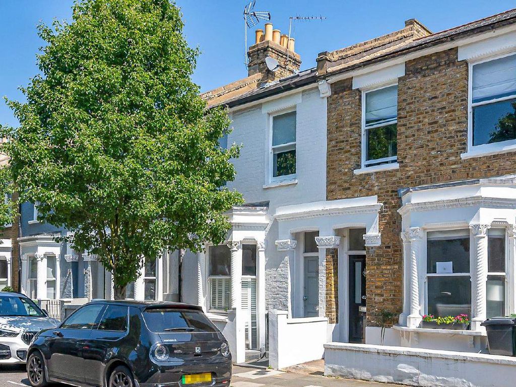 3 bed terraced house for sale in Pursers Cross Road, London SW6, £