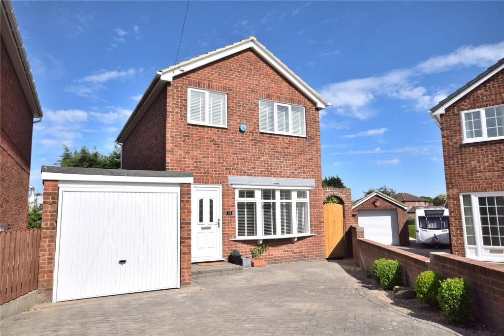 3 bed detached house for sale in Newton Drive, Outwood, Wakefield WF1