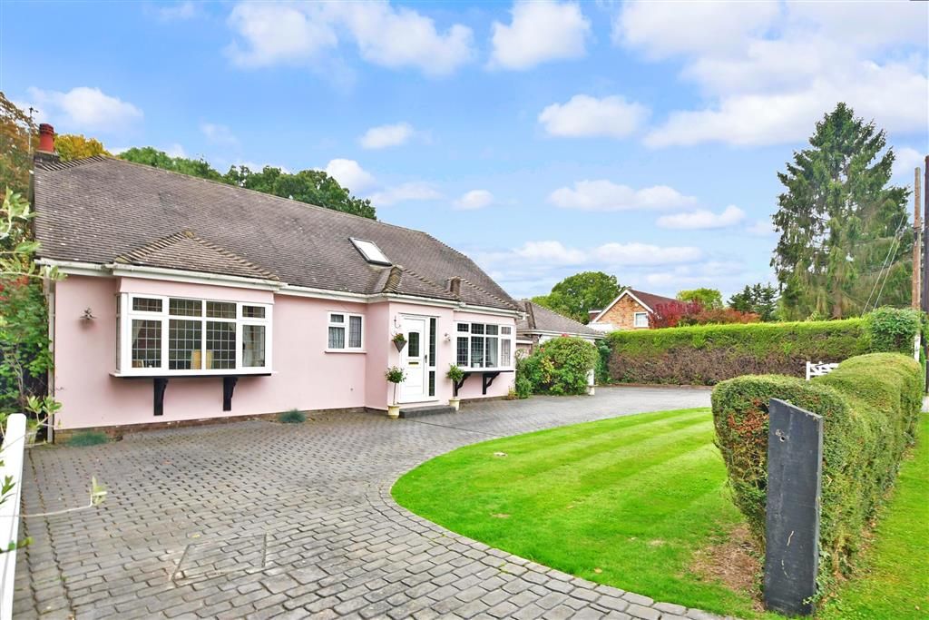 4 bed bungalow for sale in Broomhills Chase, Little Burstead, Billericay, Essex CM12 Zoopla