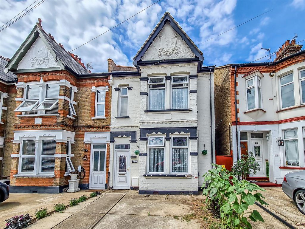 3 bed property for sale in Surbiton Road, SouthendOnSea SS2 Zoopla